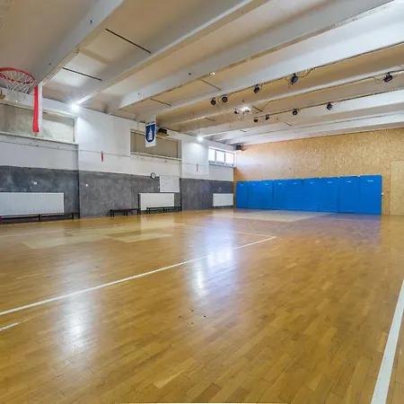 Hotel***gorce 新塔尔格